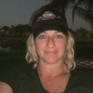 Meet your Posher, Ellen